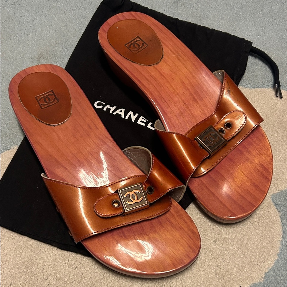 Chanel patent mule wooden clogs , size 40